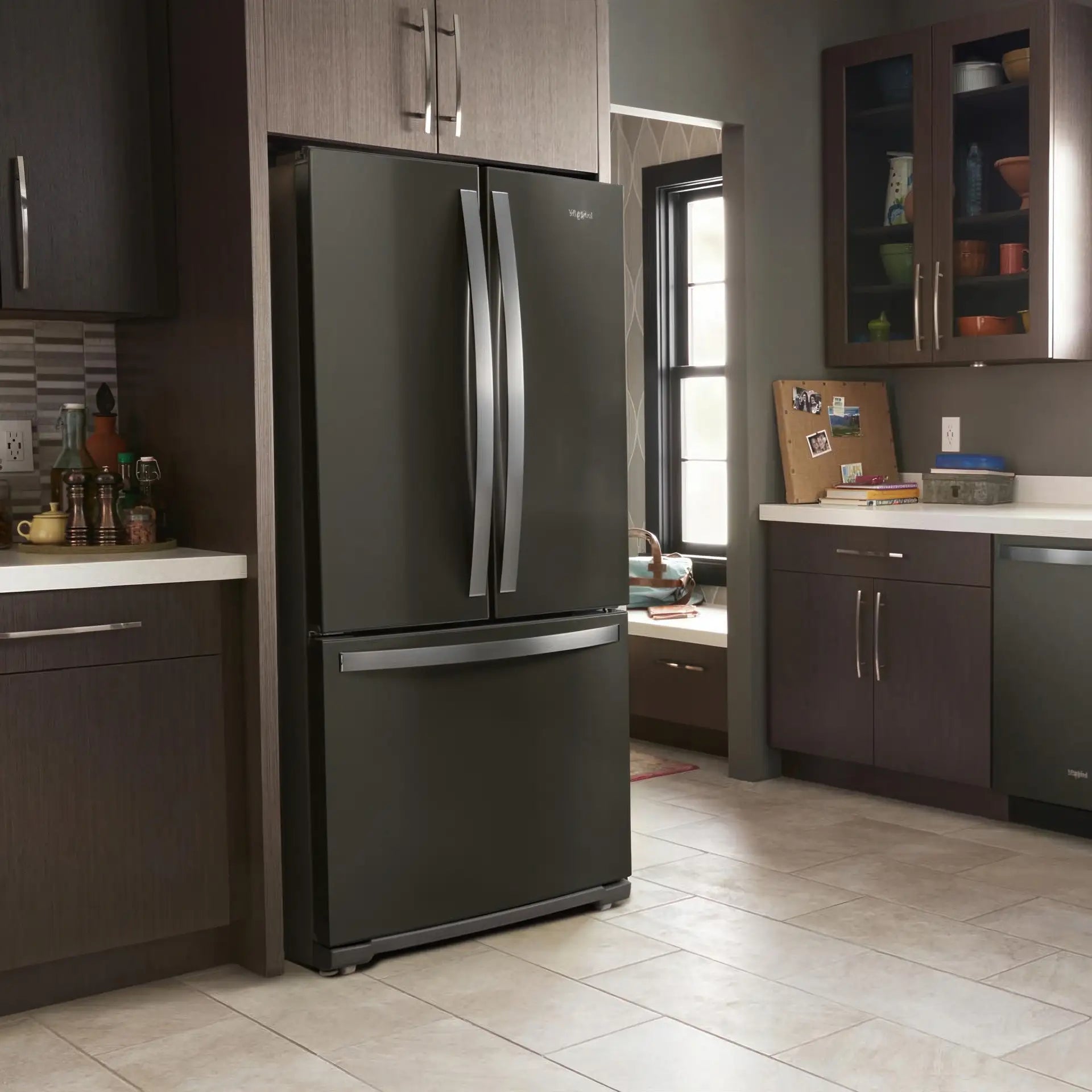 Réfrigérateur Whirlpool 30" 19,7 pi³ Portes Françaises Acier inoxydable noir résistant aux traces de doigts WRF560SMHV