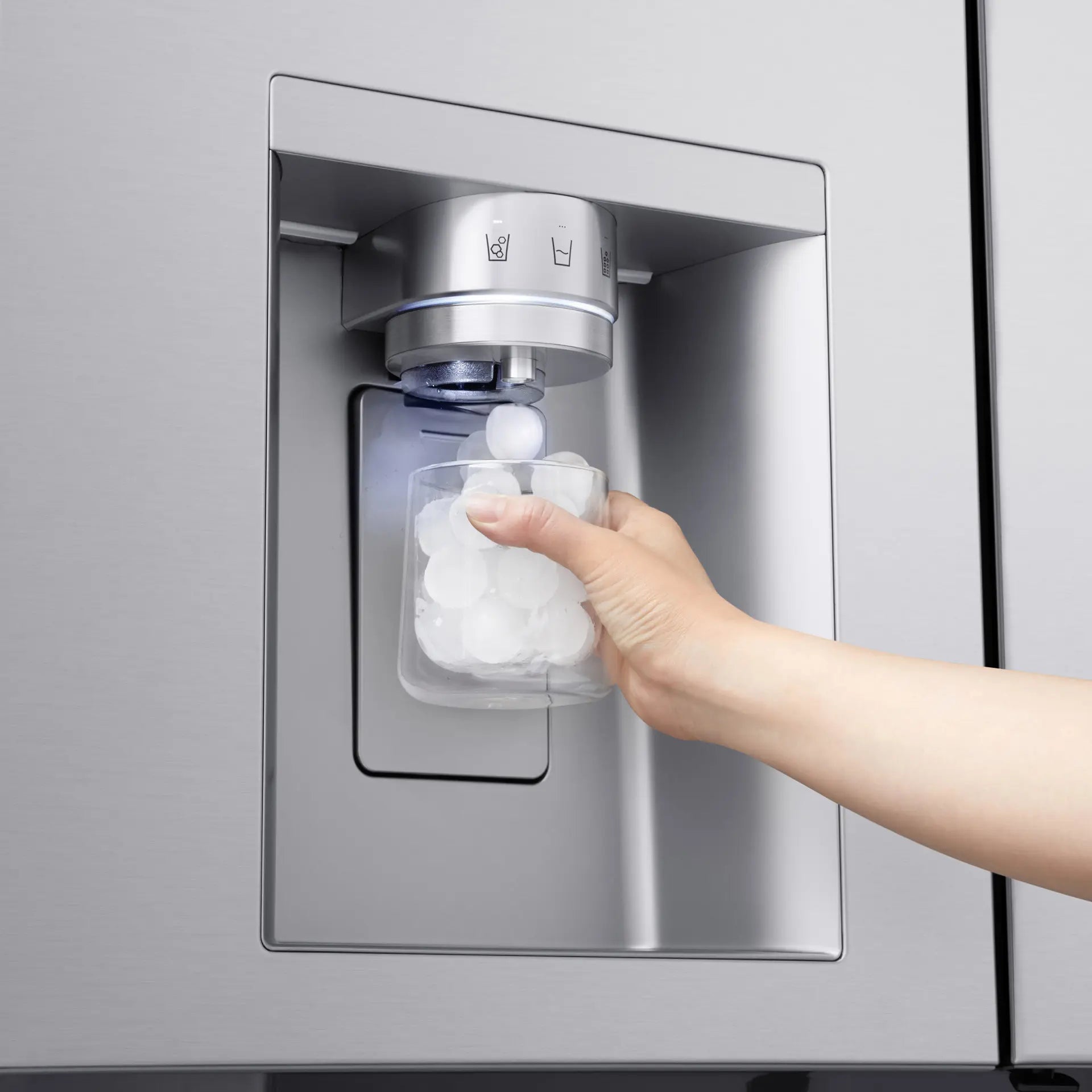 Réfrigérateur LG 29 pi³ 4 Portes Mini Craft Ice™ Convertible