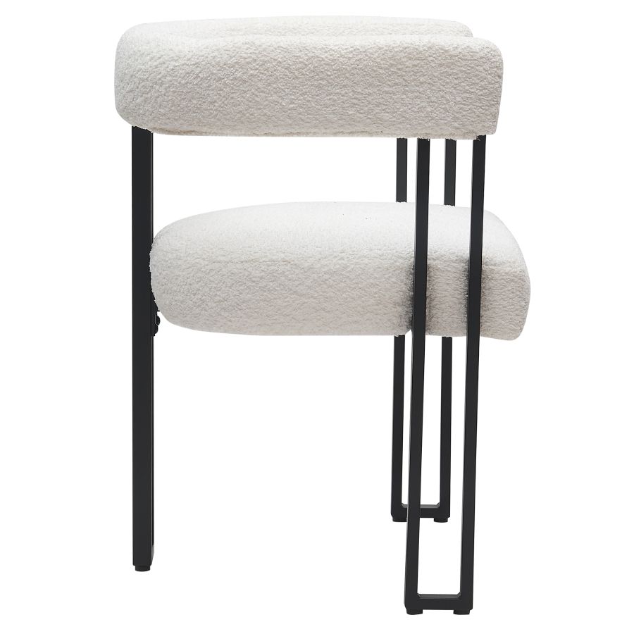 Ensemble de salle à manger 7 pièces Julius/Scarlet avec table noire et chaise ivoire