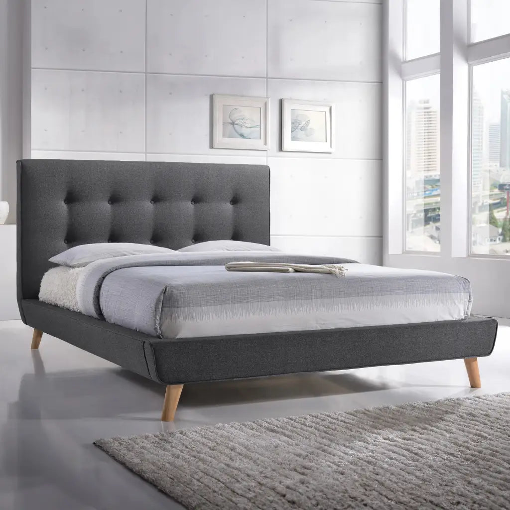 Kamryn2 : Le Lit en Lin Slate et Pieds en Bois Massif