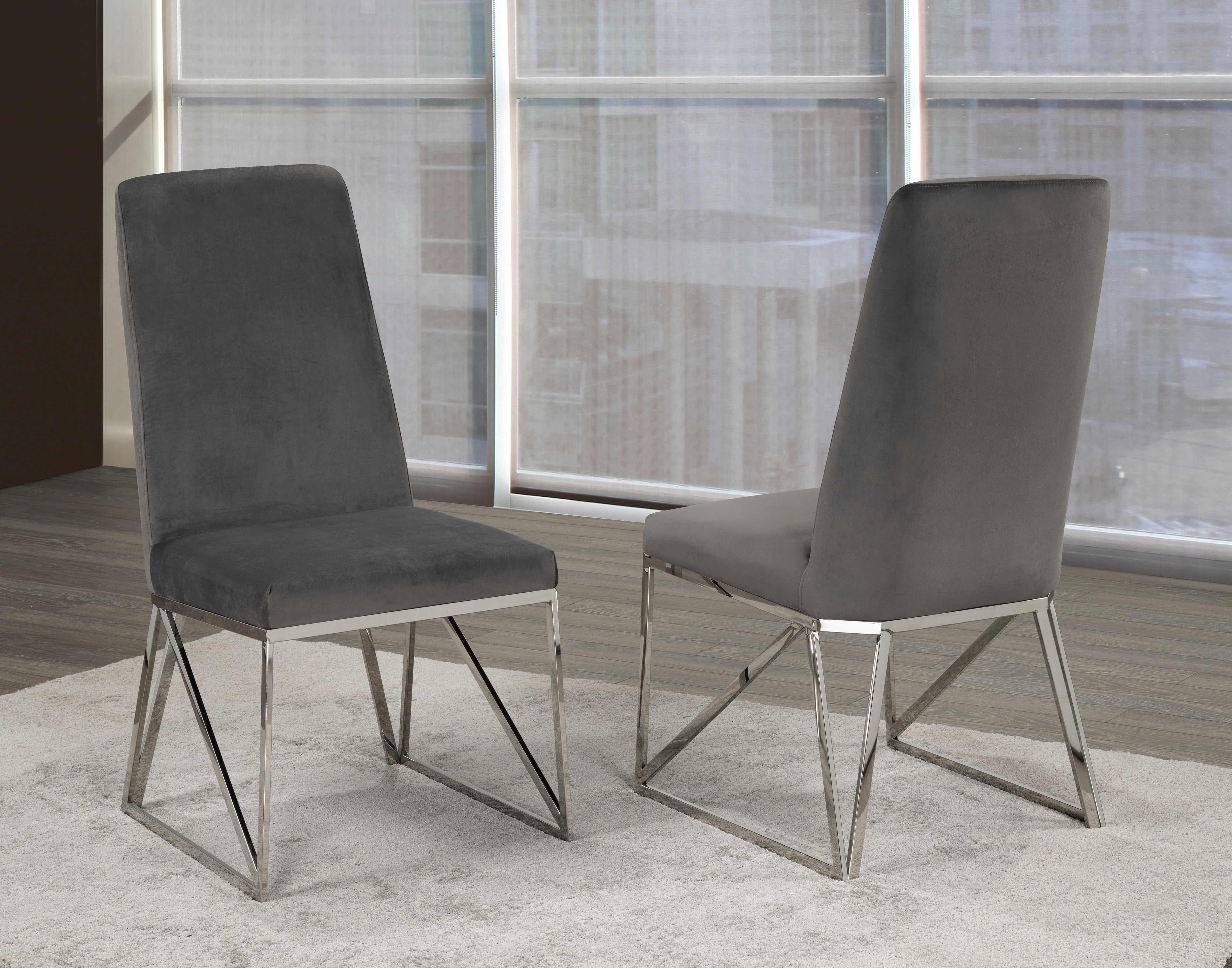 CHAISE DE SALLE À MANGER, JEU DE 2  ( Meuble Mtl )