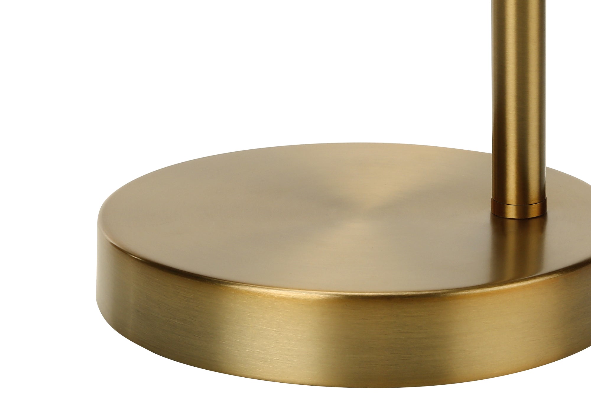 ÉCLAIRAGE - LAMPE DE TABLE 19"H MÉTAL DORÉ / ABAT-JOUR DORÉ