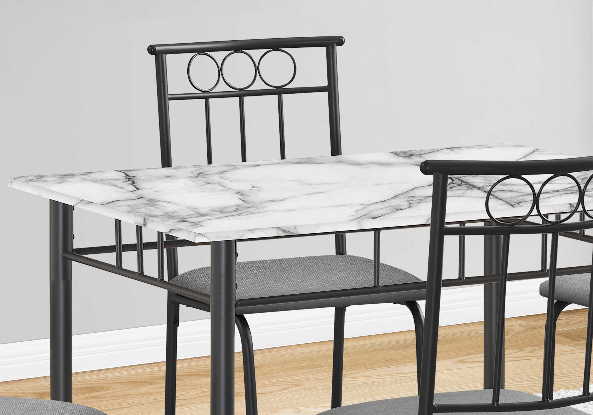 ENSEMBLE À SALLE À MANGER - ENSEMBLE 5PCS / PLATEAU EN MARBRE BLANC / MÉTAL NOIR
