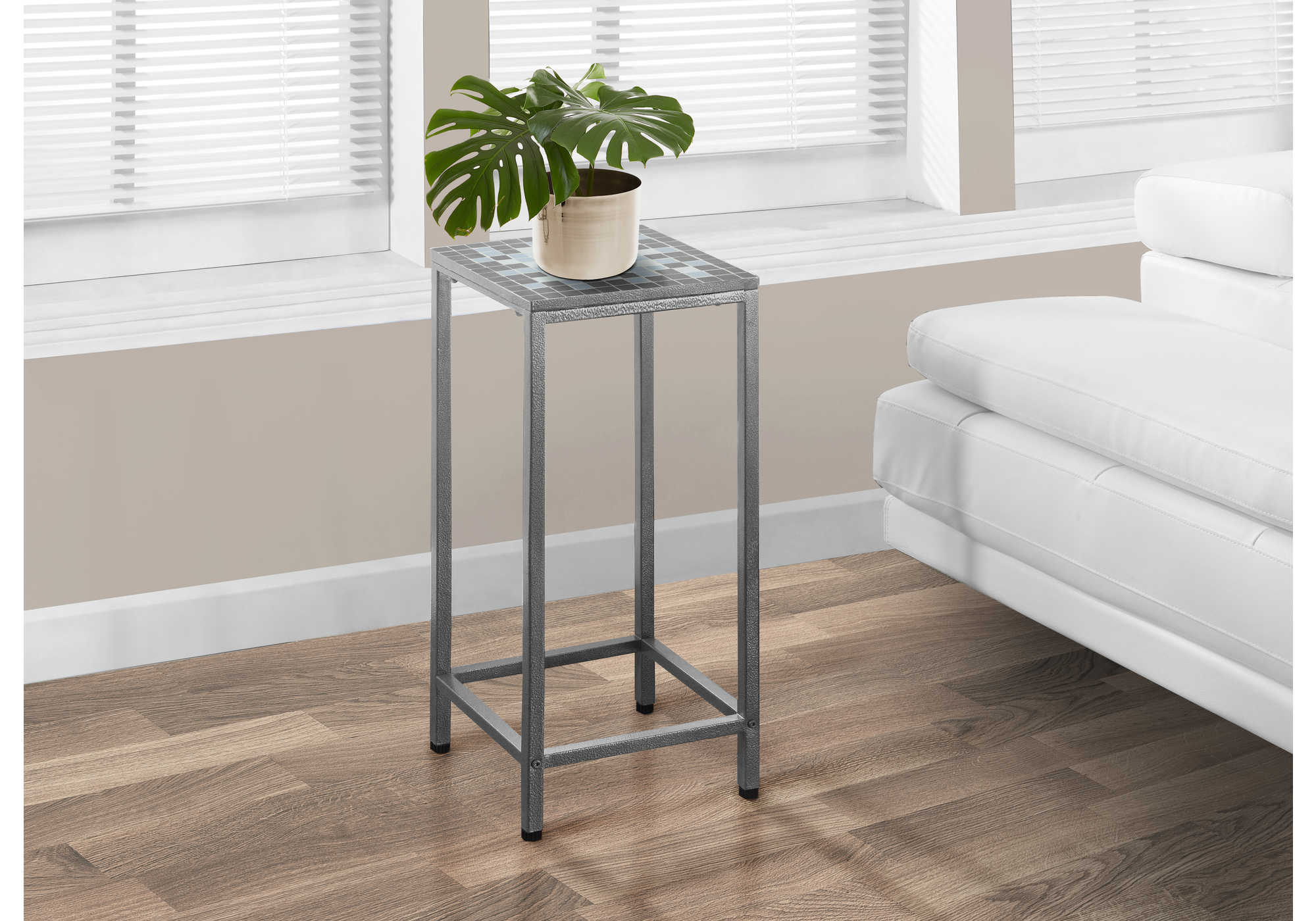 TABLE D'APPOINT - GRIS / DESSUS TUILE BLEU / ARGENT MARTELÉ ( Meuble Mtl )
