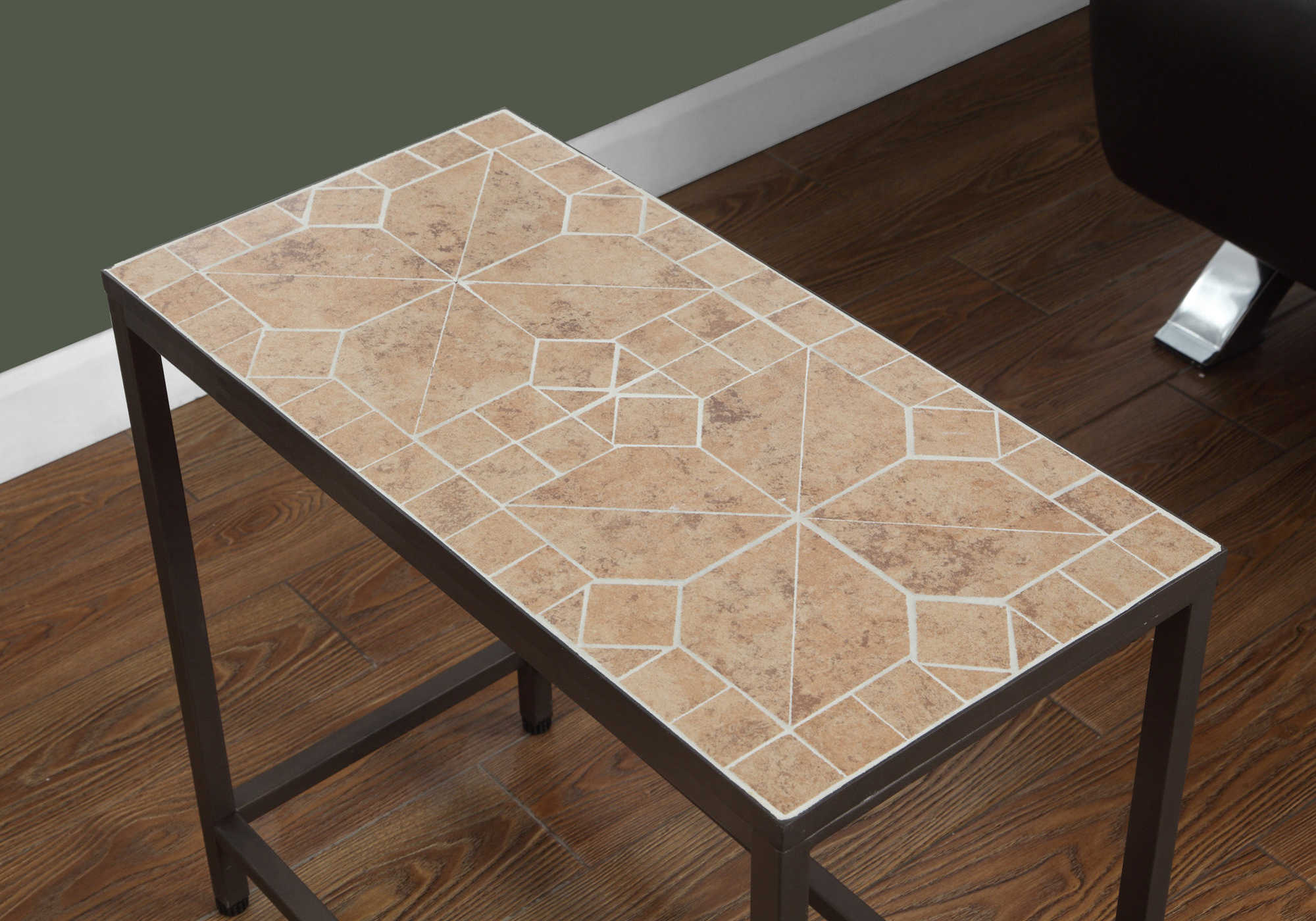 TABLE D'APPOINT - DESSUS EN TERRE CUITE / BRUN MARTELÉ ( Meuble Mtl )