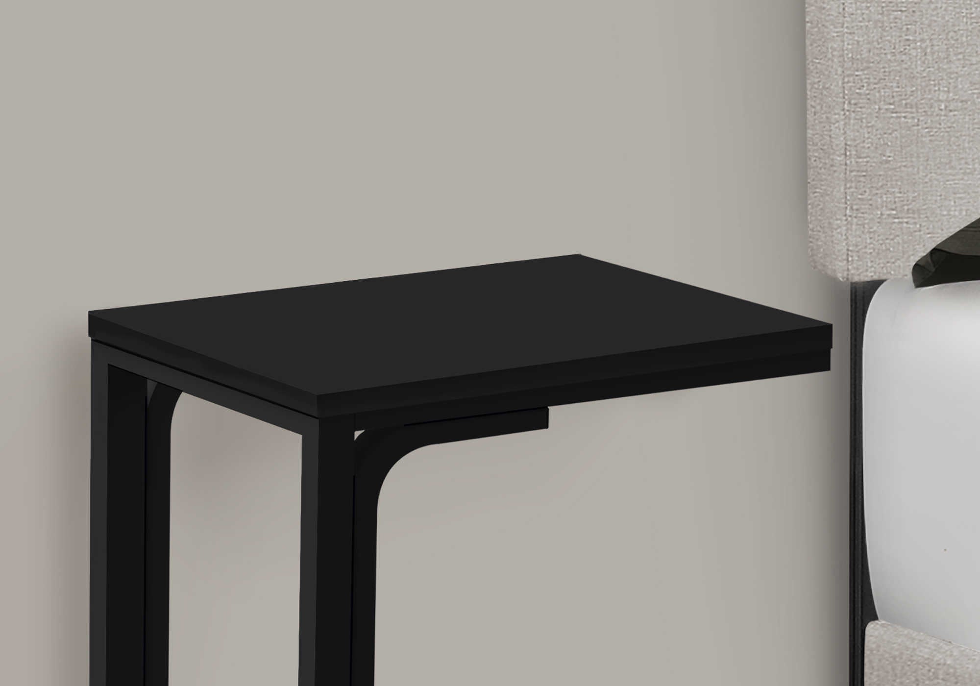 TABLE D'APPOINT - 25"H / NOIR / METAL NOIR ( Meuble Mtl )