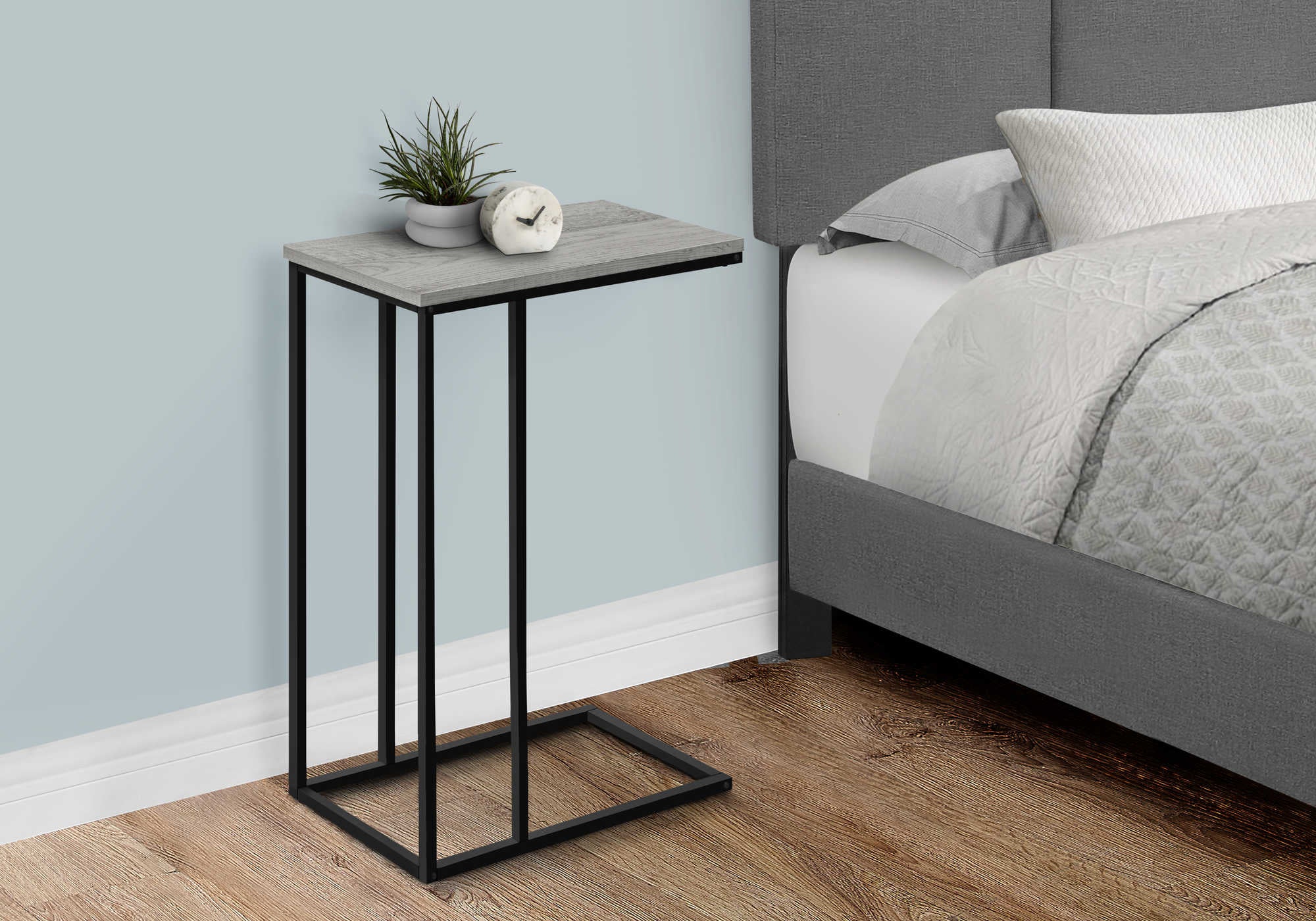 TABLE D'APPOINT - 25"H / GRIS / METAL NOIR ( Meuble Mtl )