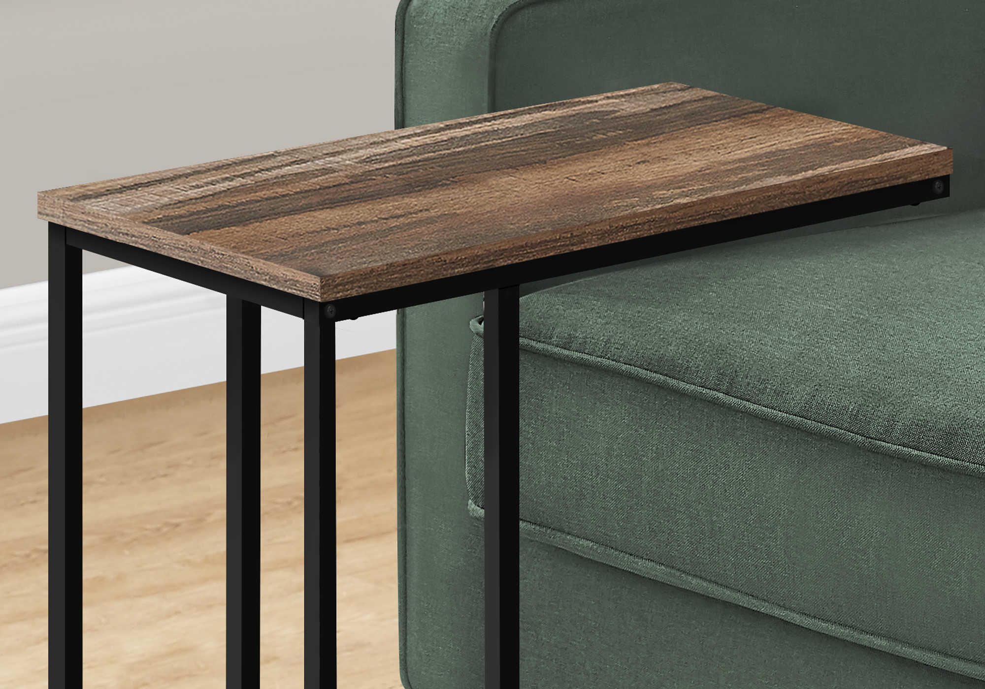 TABLE D'APPOINT - 25"H / RECUPERATION BRUN / METAL NOIR ( Meuble Mtl )