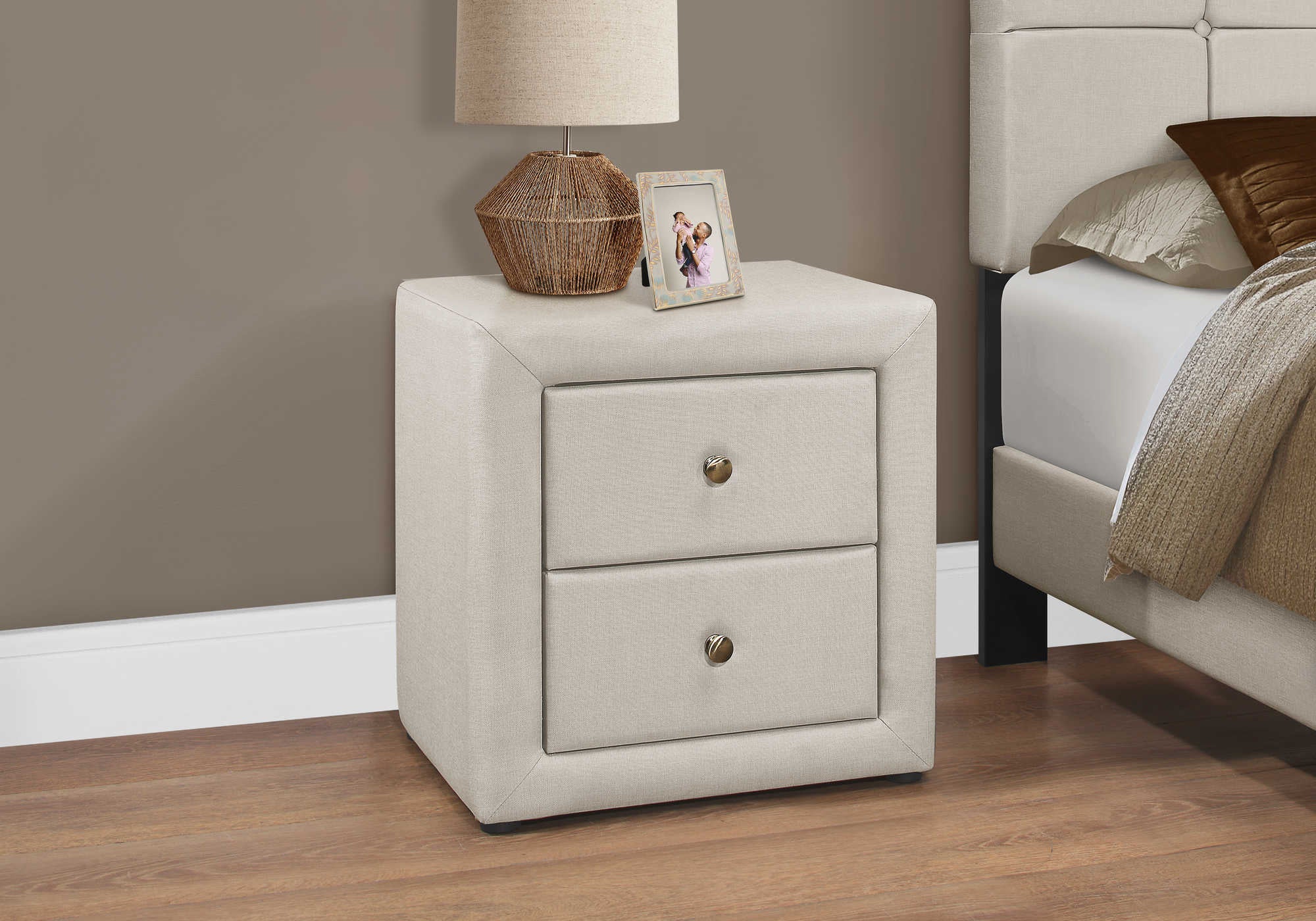 TABLE DE CHEVET - 21"H / LIN BEIGE