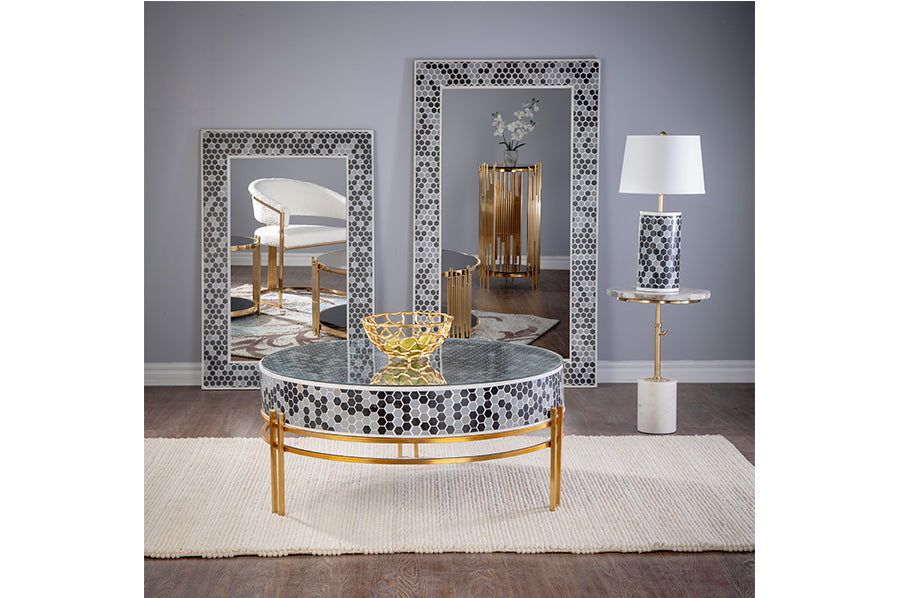 Table basse à marqueterie de dames