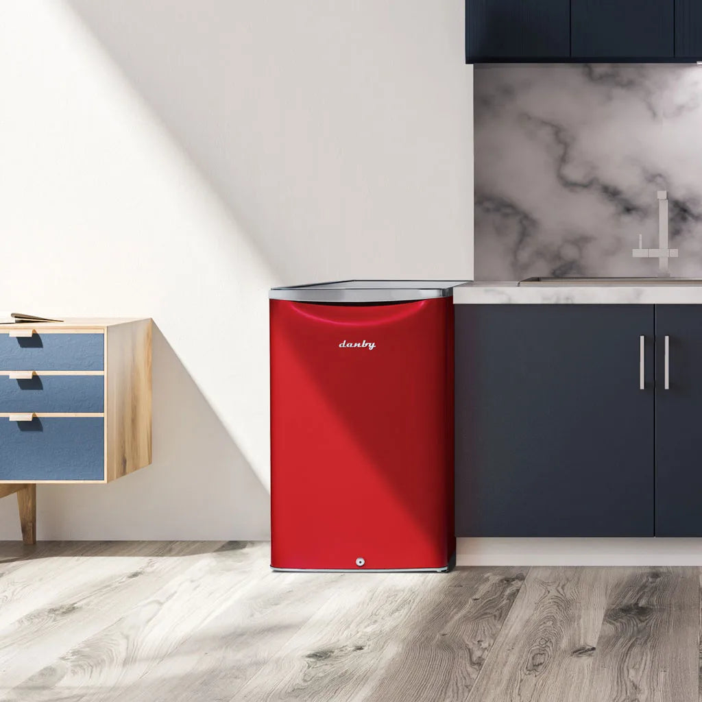 Réfrigérateur Danby 4,4 pi³ Retro Argent sans Congélateur