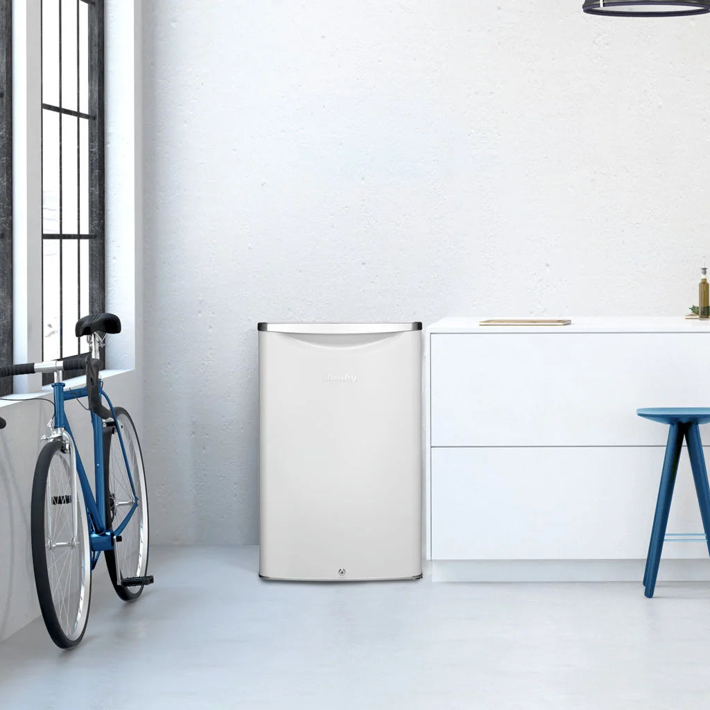 Réfrigérateur Danby 4,4 pi³ Retro Argent sans Congélateur
