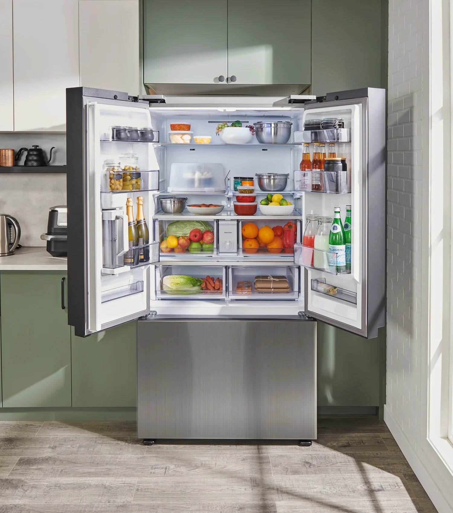 Réfrigérateur Samsung BESPOKE RF30BB6200 | 36 po 30 pi³ Pichet à remplissage automatique