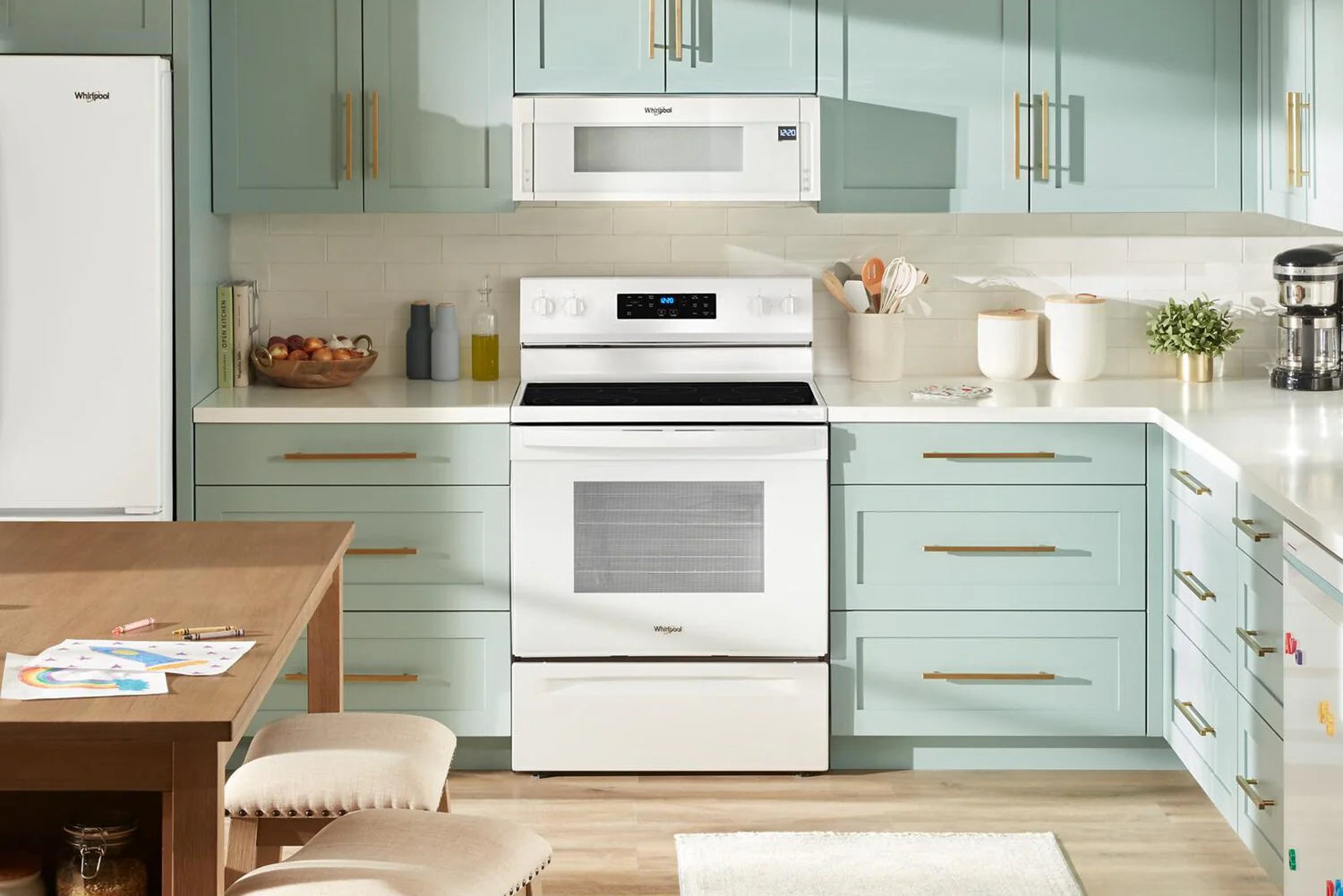Cuisinière électrique Whirlpool 30" 5,3 pi³ en inox anti-traces à 5 éléments YWFES3330RZ