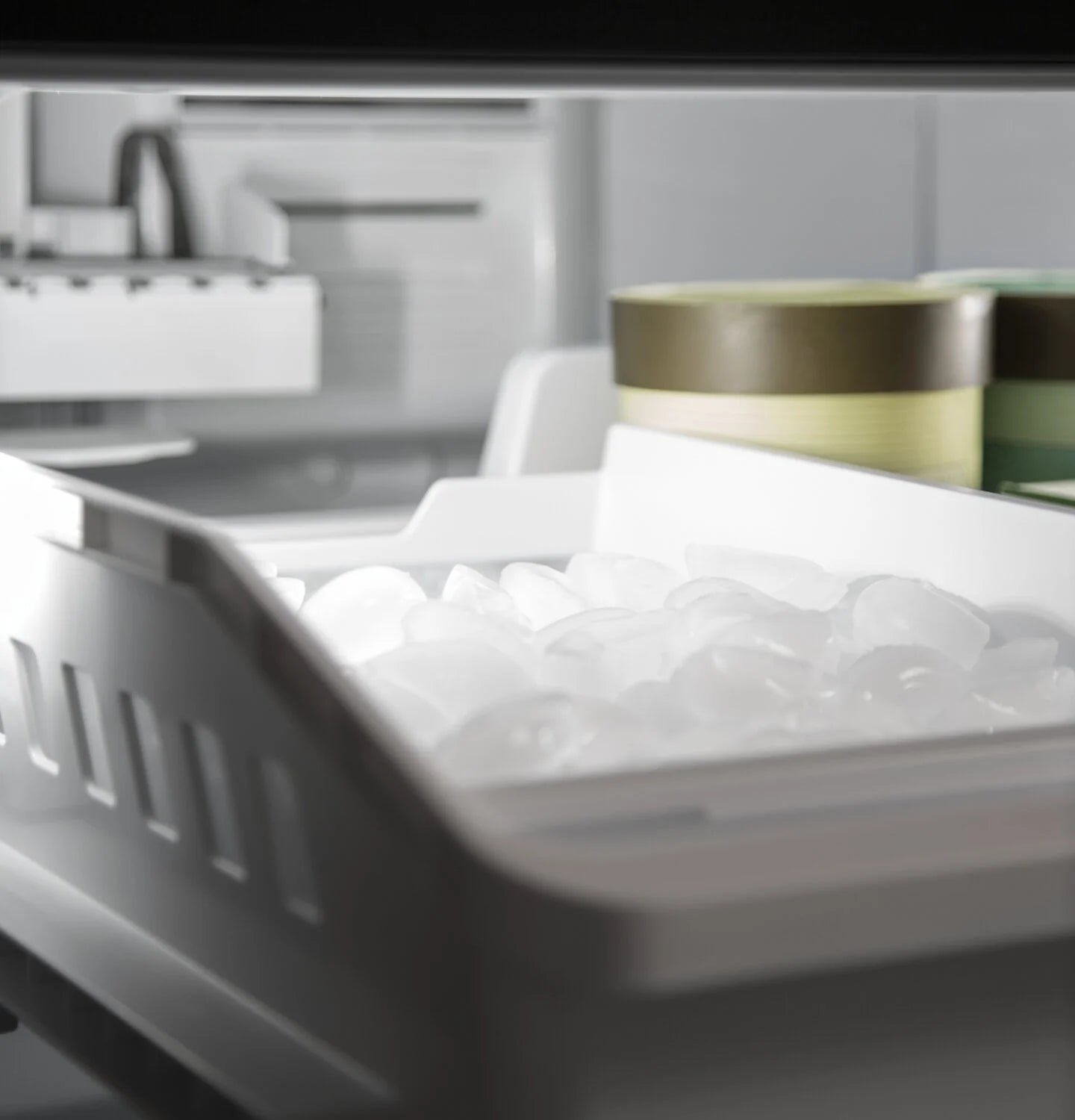 Réfrigérateur GE 24,9 pi³ Congélateur Bas 33" Inox sans Trace