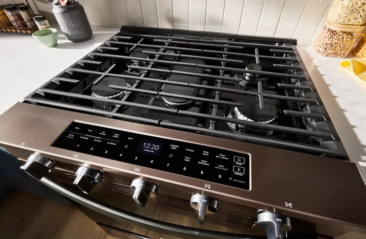 Cuisinière Whirlpool 30" 5 pi³ Gaz Air Fry Intelligente Inox Noir