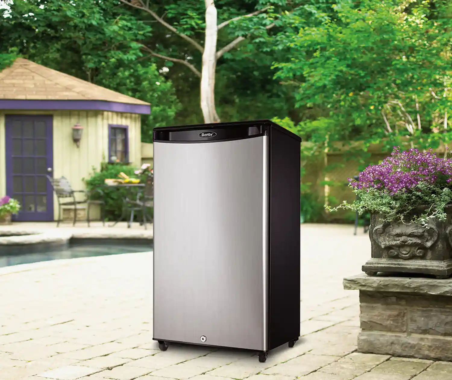 Réfrigérateur Compact d'Extérieur Danby 18" 3,3 pi³ Inox et Noir DAR033A1BSLDBO