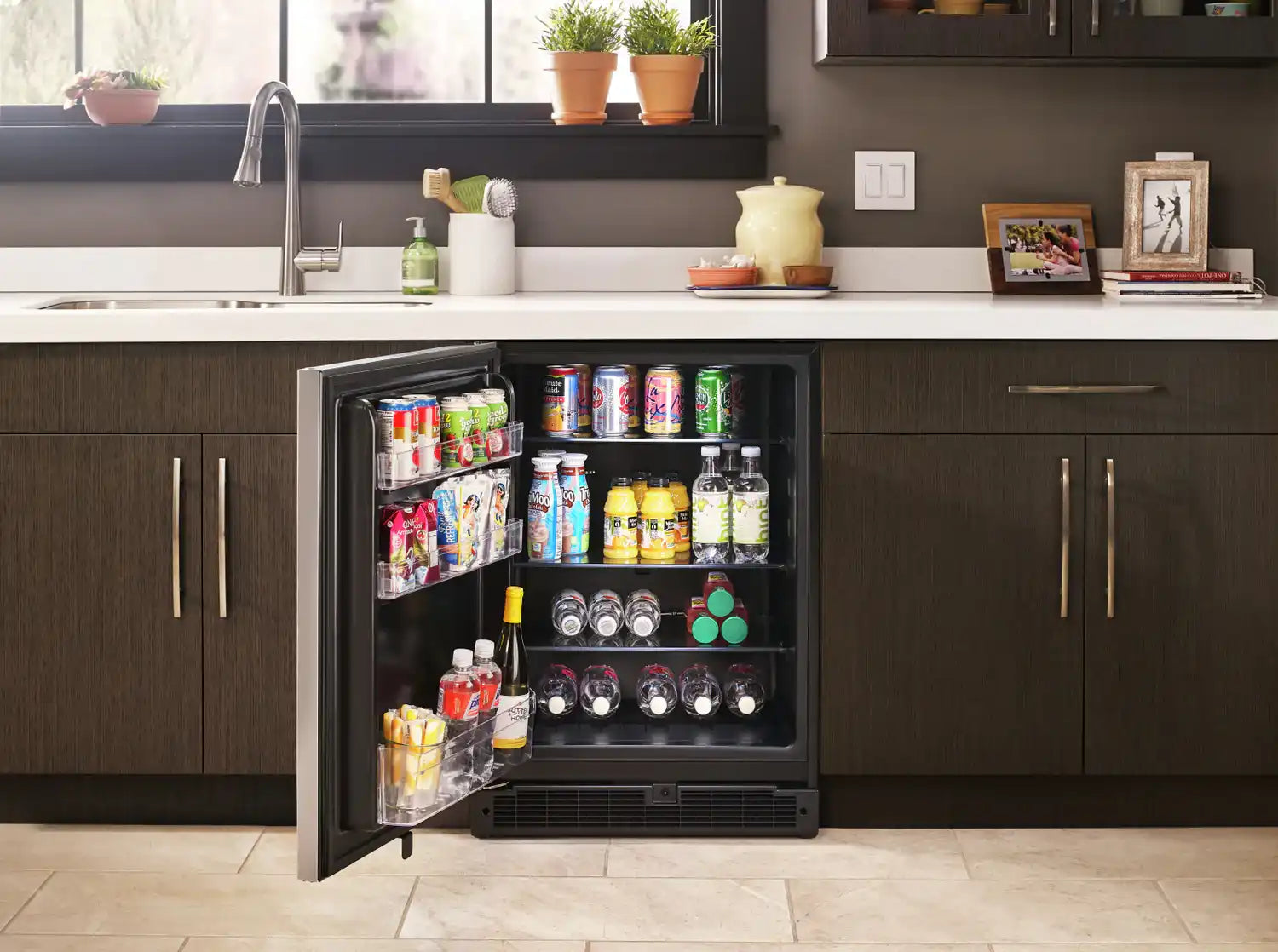 Réfrigérateur Whirlpool 5,1 pi³ Sous Comptoir Inox WUR35X24HZ