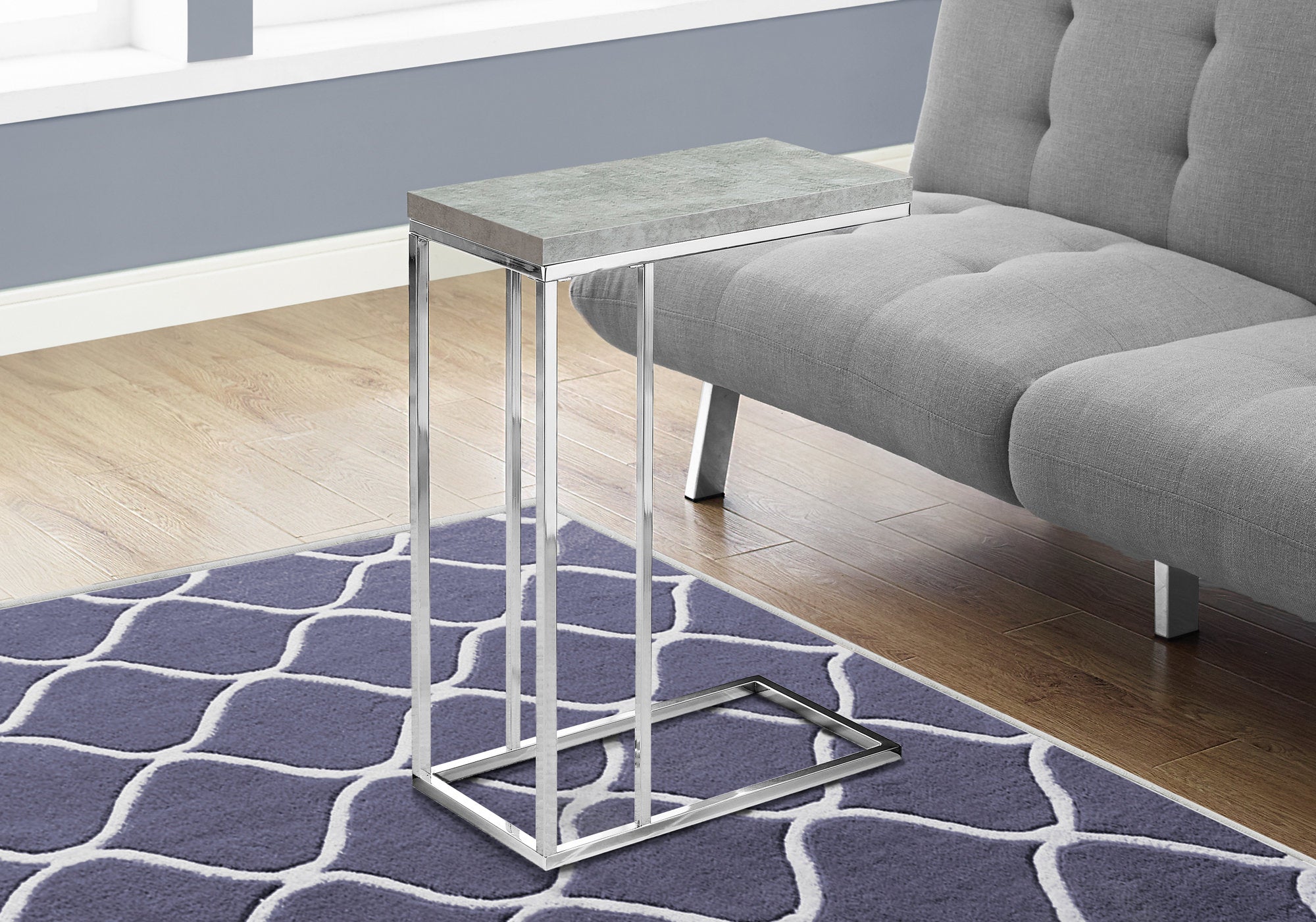 TABLE D'APPOINT - CIMENT GRIS AVEC MÉTAL CHROMÉ