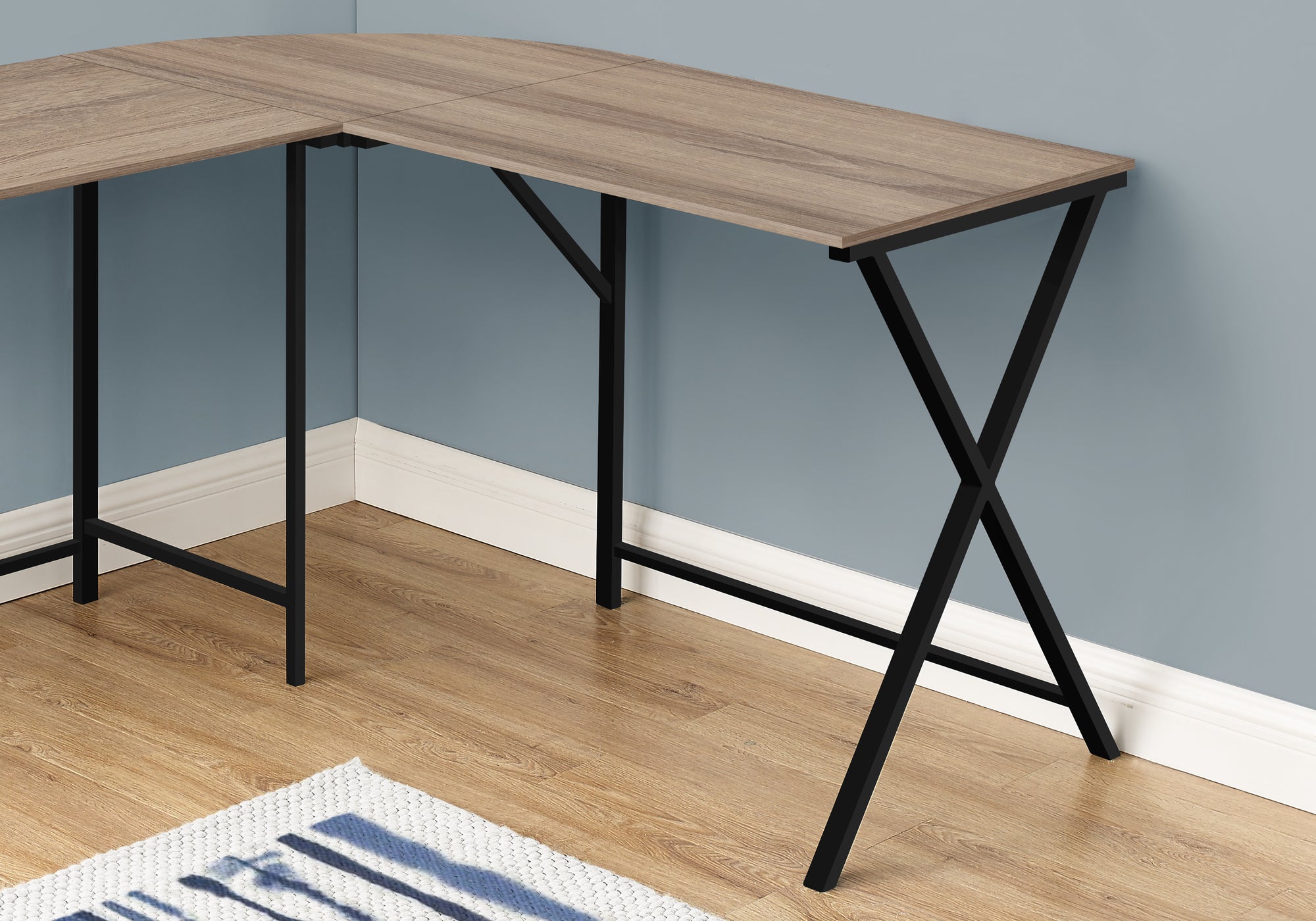 BUREAU D'ORDINATEUR - 55"L / DESSUS TAUPE FONCE / COIN METAL NOIR