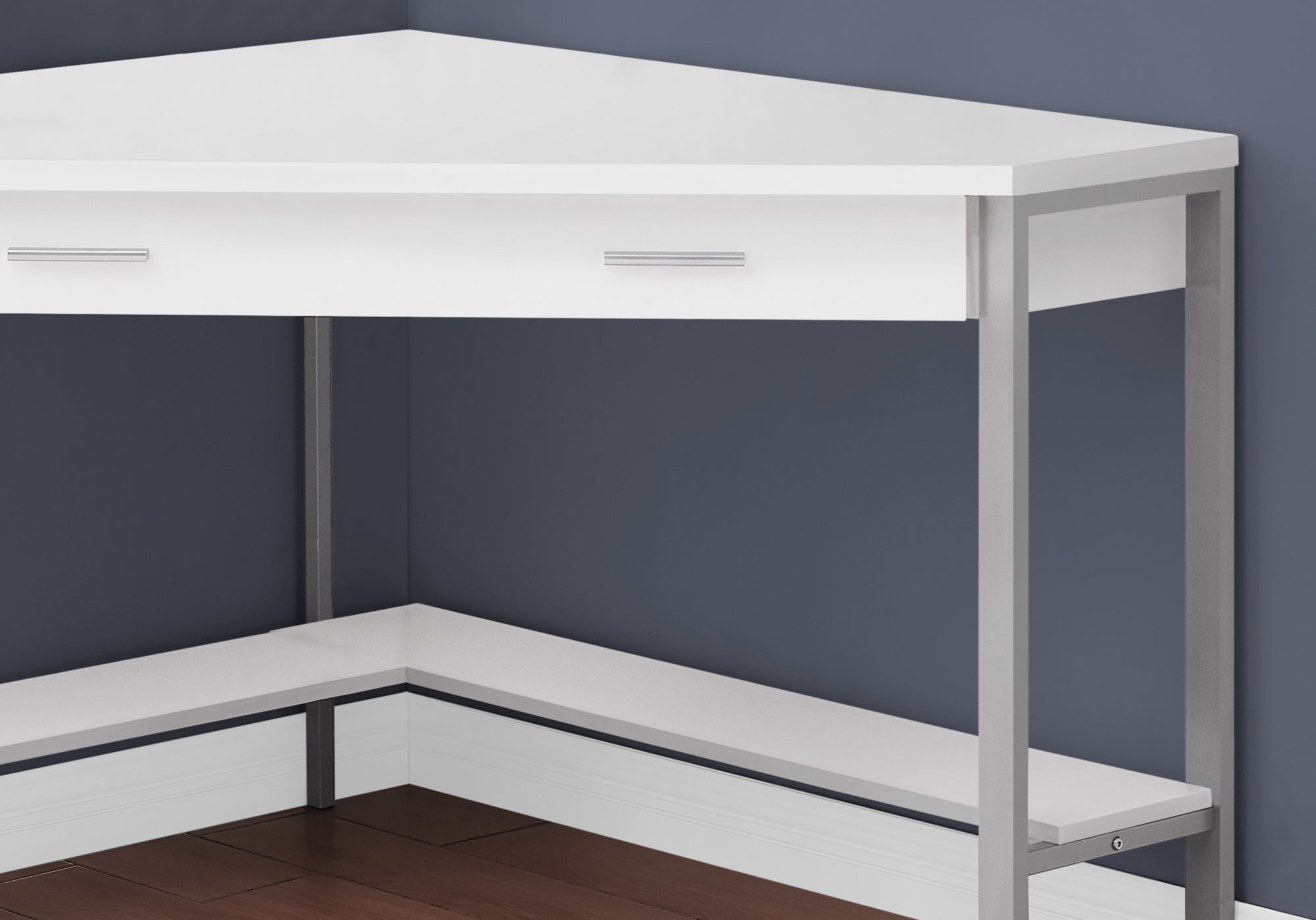 BUREAU D'ORDINATEUR - 42"L / COIN BLANC / METAL ARGENT