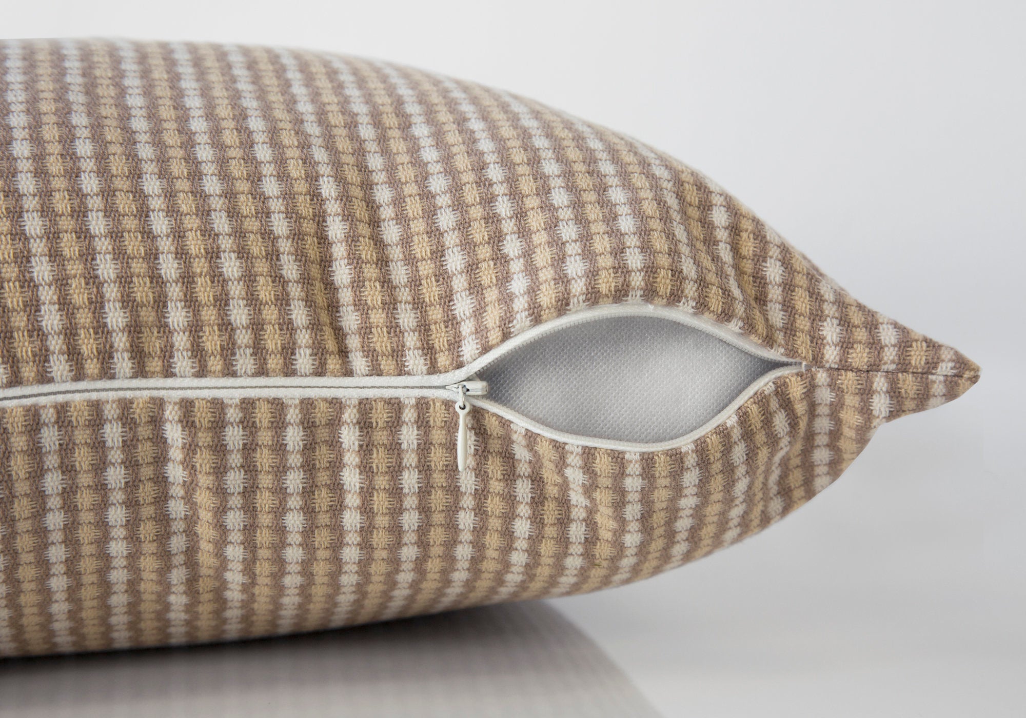 COUSSIN - 18"X 18" / POIS ABSTRAIT PÂLE / TAUPE FONCÉ / 1PC 