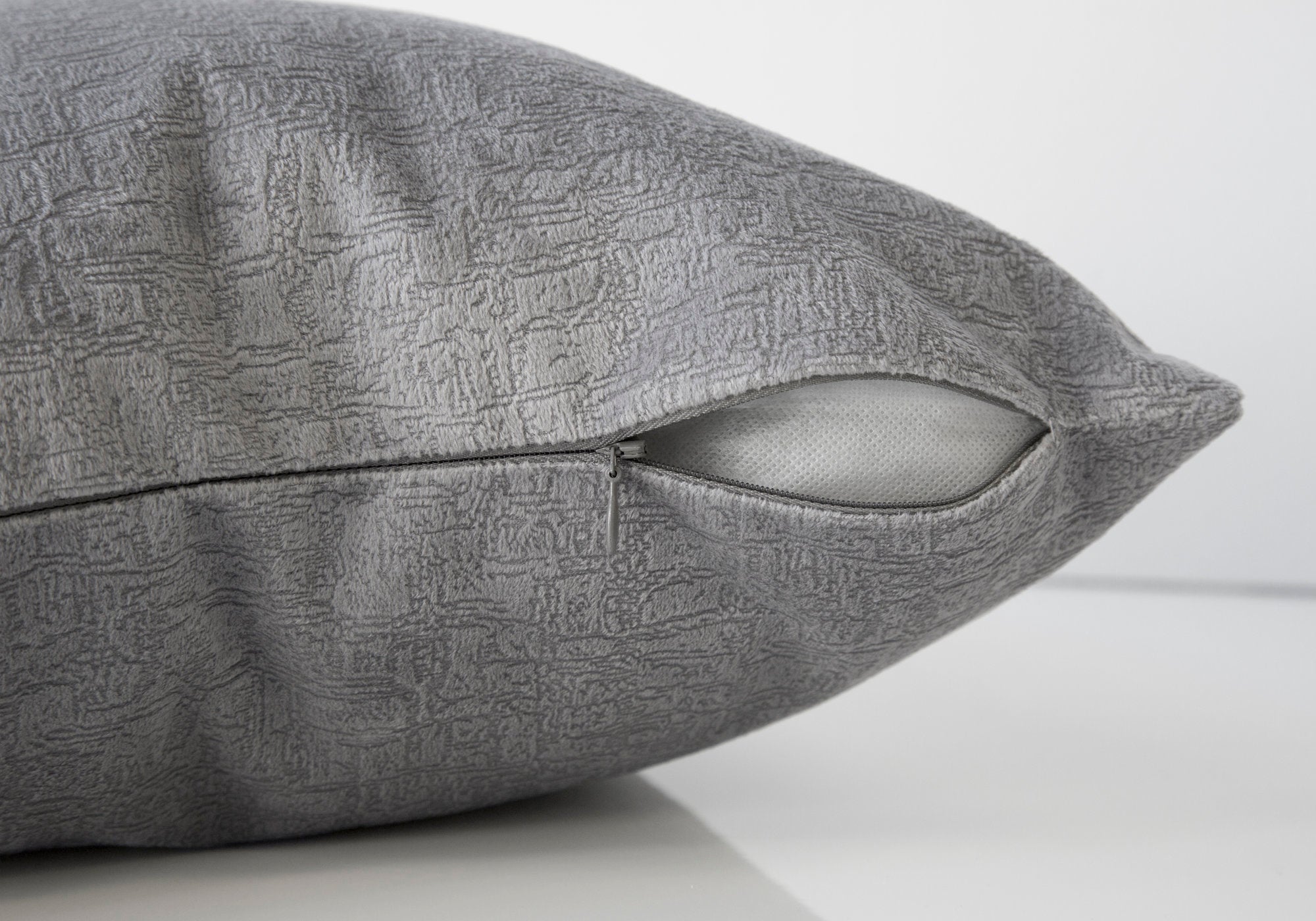 COUSSIN - 18"X 18" / VELOURS MOSAIQUE GRIS / 2PCS